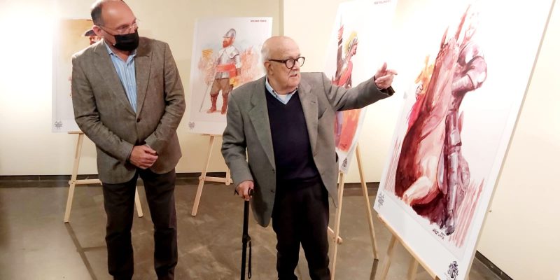 El artista oriolano Alfonso Ortuño realiza láminas sobre la Batalla de Bonanza