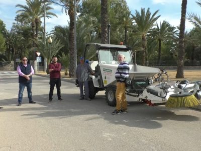 El Ayuntamiento de San Isidro adquiere una nueva barredora