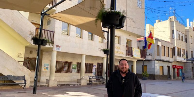 Albatera cuenta con nuevas instalaciones de sombraje y decorado natural