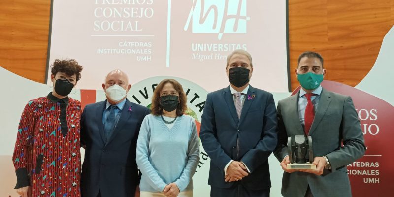 La UMH premia al Ayuntamiento de Orihuela por la recuperación del Palmeral