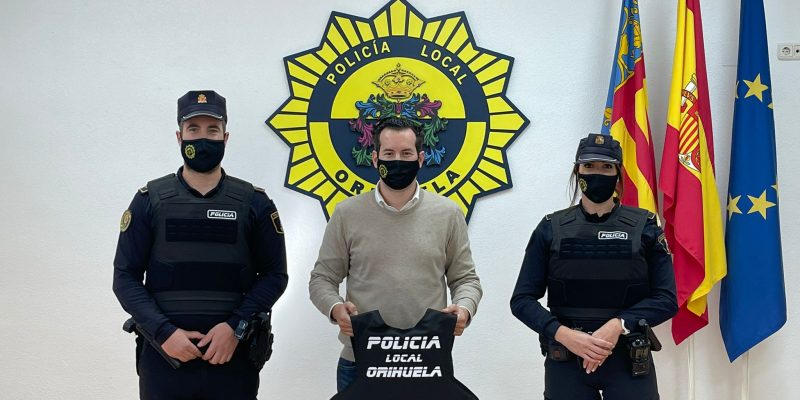 La Policía Local de Orihuela adquiere 90 chalecos antibala