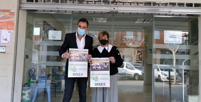 El Ayuntamiento de Granja se suma a la compra de calendarios solidarios de ADIS