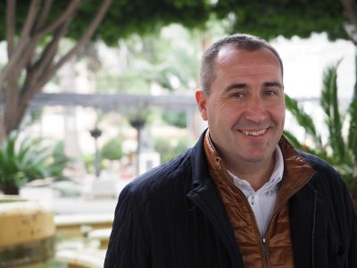 Antonio José Bernabeu renueva los avales para optar a la presidencia del PP de Cox