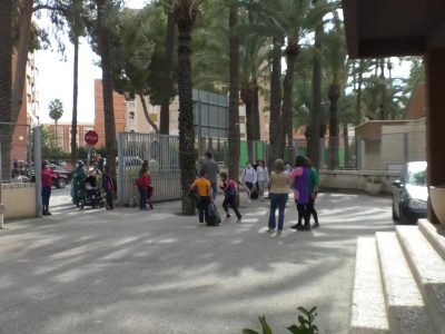 El PSOE de Orihuela denuncia problemas a la salida del CEIP VIllar Palasí
