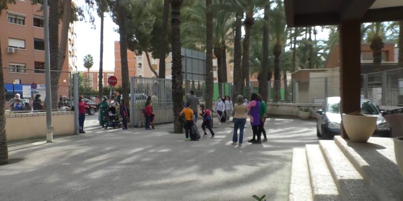 El PSOE de Orihuela denuncia problemas a la salida del CEIP VIllar Palasí