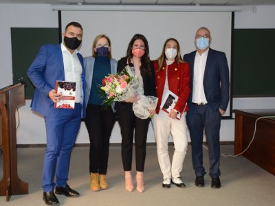 Una tesis de la UMH evalúa cómo mejorar la calidad de la granada y la uva de mesa