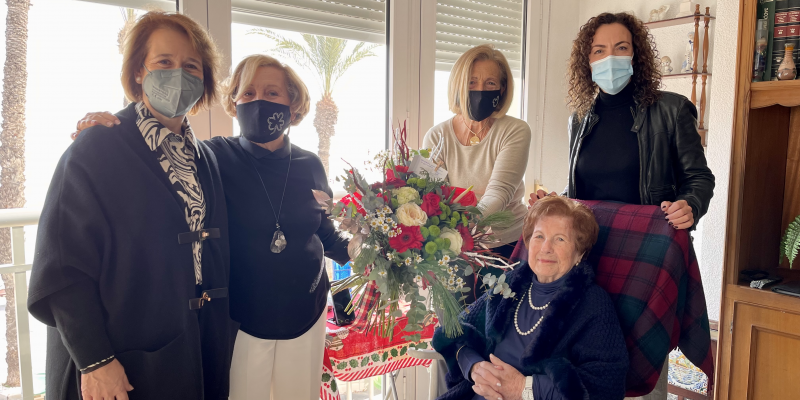 El Ayuntamiento de Torrevieja felicita a Ascensión Jara Aparcio en su 100 cumpleaños