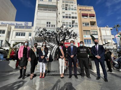 Torrevieja cuenta con una escultura en homenaje al premio Diego Ramírez Pastor