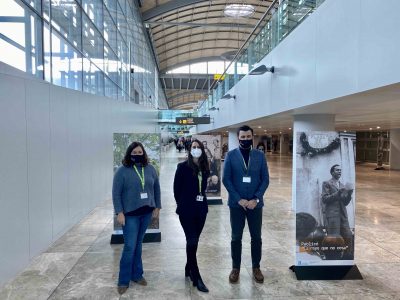 El Aeropuerto de Alicante-Elche acoge una exposición sobre Miguel Hernández