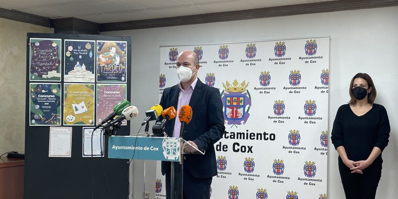 Cox ilumina la Navidad desde su Castillo