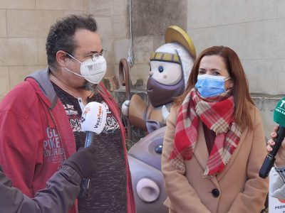 Un belenista de récord Guiness realiza el belén de Benejúzar