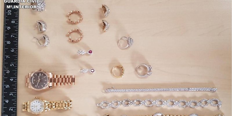 Detienen en Torrevieja a dos personas por cuatro robos en Valencia y Murcia