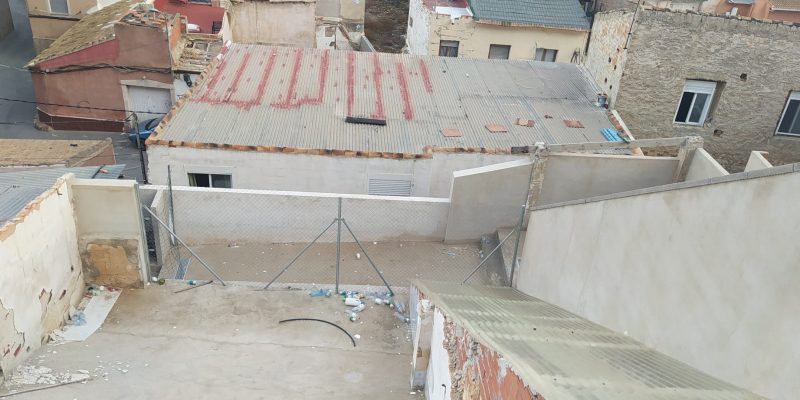 El PSOE de Callosa denuncia que la calle San Bruno sigue sin abrirse al paso