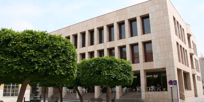 Universidad Miguel Hernández (UMH). Gaudeamus Igitur..........