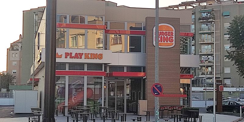 Cambiemos Orihuela denuncia la contaminación visual y acústica del nuevo Burger King