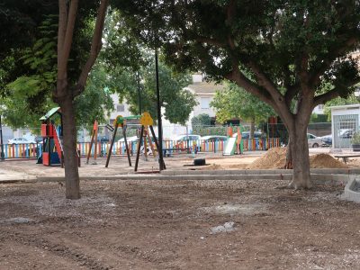 Almoradí acondiciona varios parques y jardines del municipio