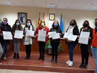 San Isidro entrega los diplomas de dos cursos impartidos por Cruz Roja