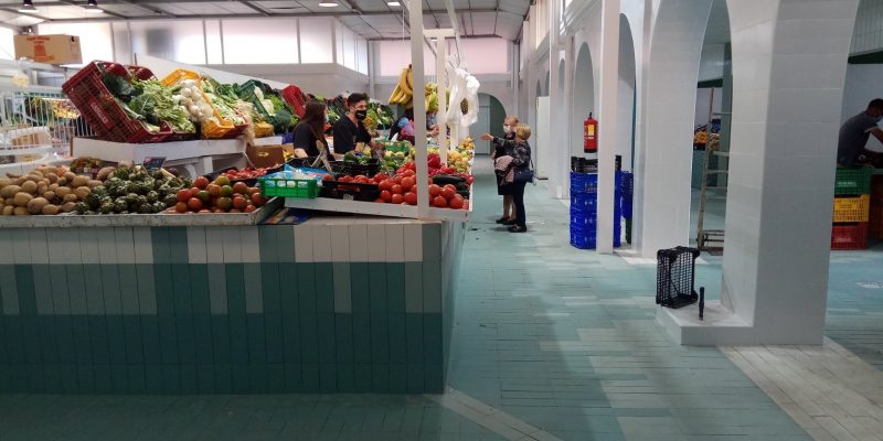Albatera licita la concesión de seis puestos vacantes en el Mercado de Abastos