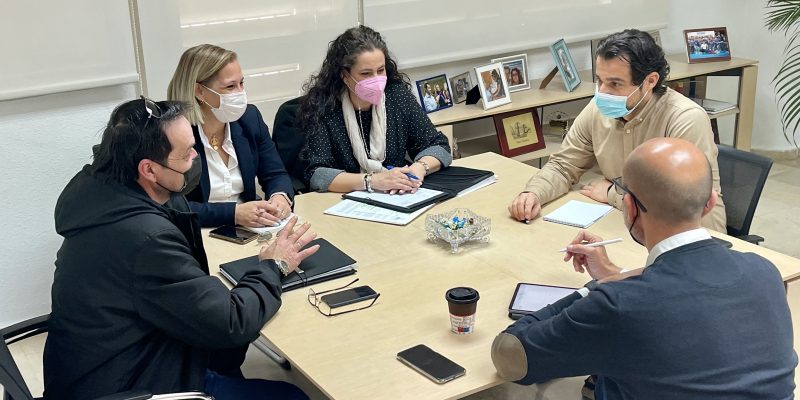 Torrevieja se reúne con la FAPA Gabriel Miró para coordinar nuevos proyectos