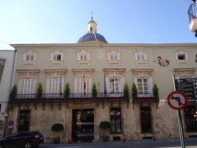 Orihuela toma medidas para reducir la temporalidad en el empleo público