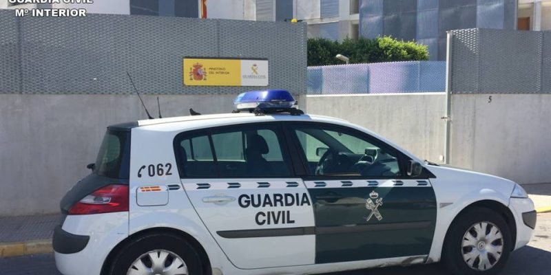 Detienen a dos varones en la Vega Baja por estafa en la compra de naranjas