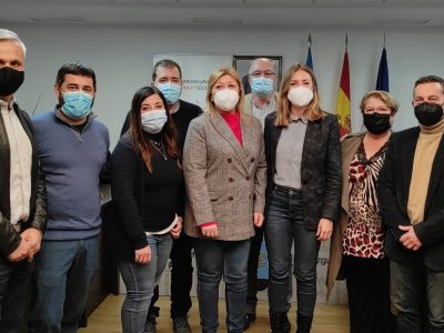 Una reunión trata los servicios de cuidado profesional en la Vega Baja