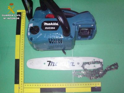 Detienen en Rojales a un hombre por agredir a otro con una motosierra