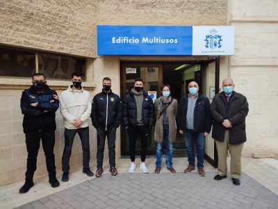 La Concejalía de Emergencias del Ayuntamiento de Orihuela, que dirige el edil Víctor Valverde, recibió días atrás a cuatro alumnos del Grado Medio en Emergencias y Protección Civil, que están realizando sus estudios en el Instituto Superior de Formación profesional “Claudio Galeno”