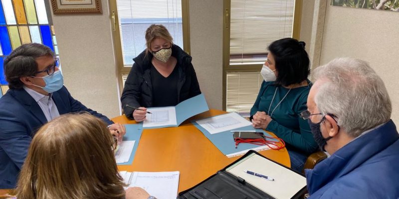 Albatera se reúne con extranjeros para atender sus necesidades