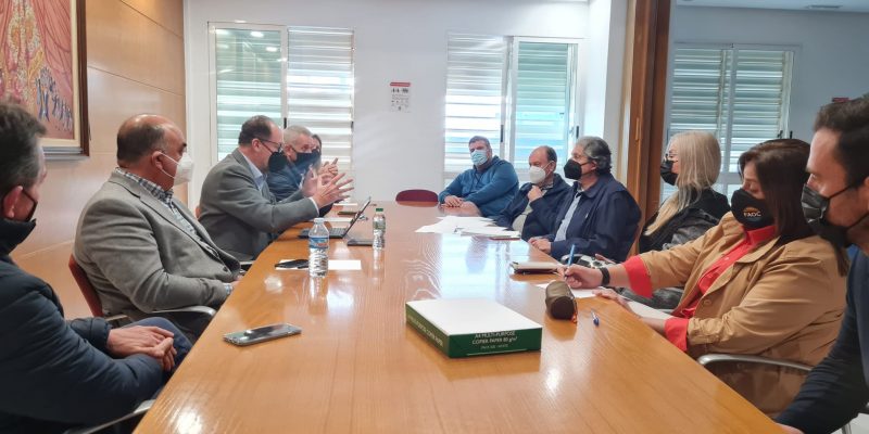 El Alcalde de Orihuela se reúne con asociaciones de la costa para compartir las iniciativas a incluir en los Presupuestos Municipales