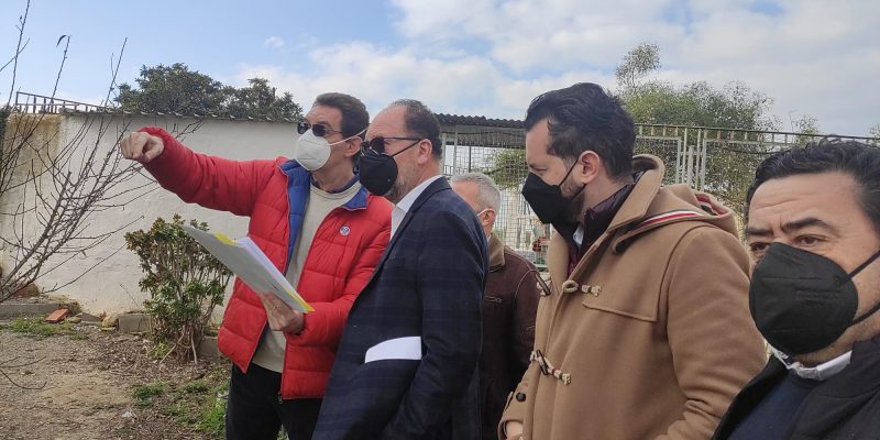 El alcalde de Orihuela aborda con los vecinos la seguridad de La Campaneta