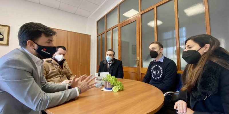 Orihuela inicia una ronda de reuniones con los colegios del municipio