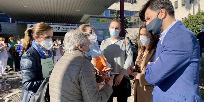 C's Orihuela se reúne con las trabadoras de la limpieza del Hospital Vega Baja