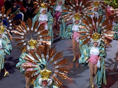 Una comparsa de Torrevieja genera polémica con la recreación de la Virgen en los Carnavales