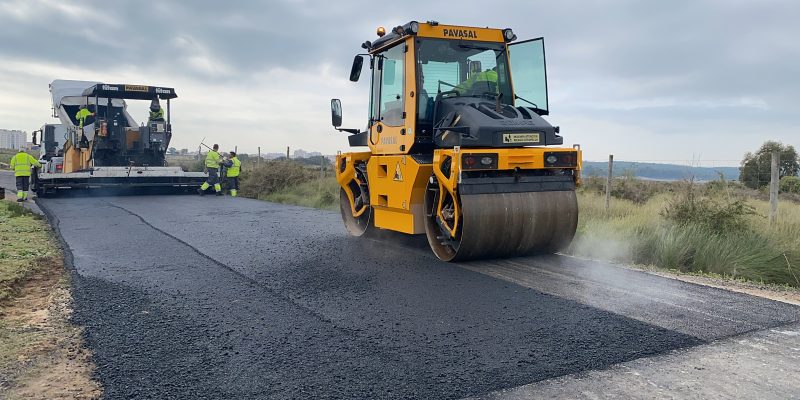 Comienzan las obras de pavimentación de un camino en La Mata
