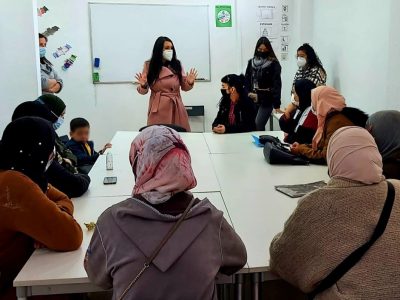 El programa de inmersión lingüistica de Orihuela atiene a más de 100 personas