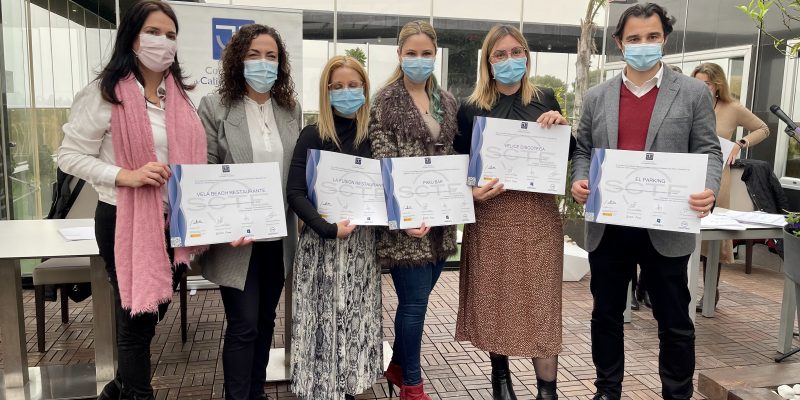 Entregan los diplomas a las 74 empresas de Torrevieja distinguidas en el SICTED