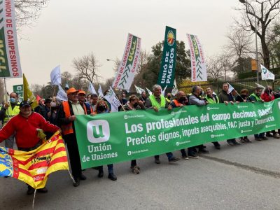 Más de 3.000 agricultores han protestado hoy frente al Ministerio de Agricultura