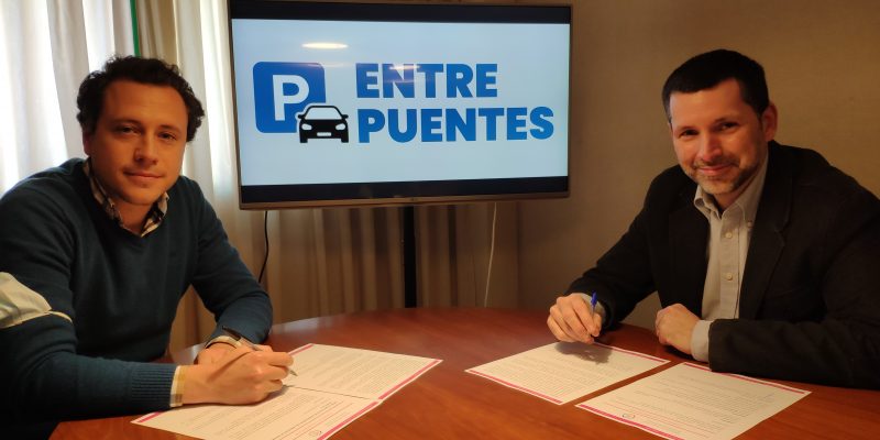 Los comerciantes de Orihuela firman un convenio para ofrecer parking gratuito