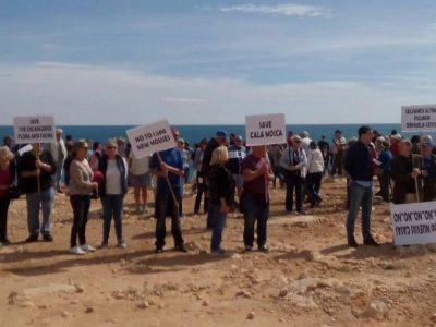 CLARO denuncia al Seprona el abandono en la prtección de Cala Mosca