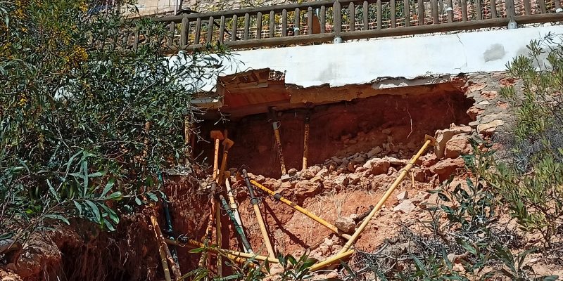 El PSOE oriolano pide una pronta solución al acceso de la playa de La Caleta