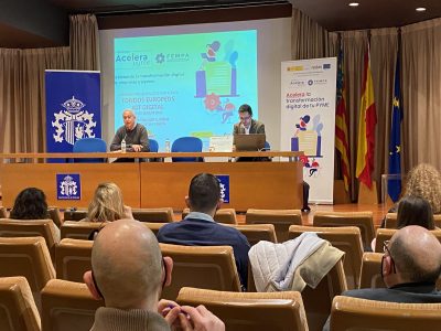Pymes y autónomos de Orihuela participan en una jornada de 'Kit digital'