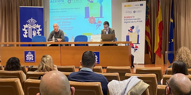 Pymes y autónomos de Orihuela participan en una jornada de 'Kit digital'