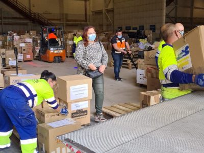 Torrevieja realiza el primer envío de 4.000 kilos de ayuda para Ucrania