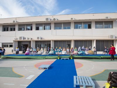El colegio de Hurchillo celebra un acto de pleitesía de las Fallas