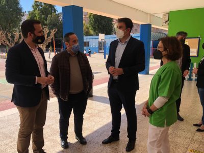 Una empresa con personal con discapacidad limpiará los colegios de Callosa