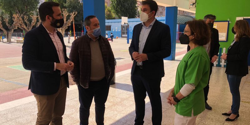 Una empresa con personal con discapacidad limpiará los colegios de Callosa