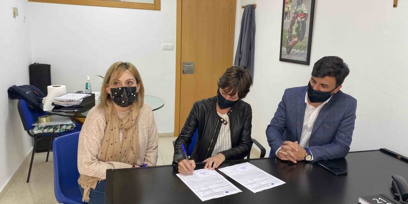 Orihuela firma un convenio de prácticas con el colegio San José Obrero