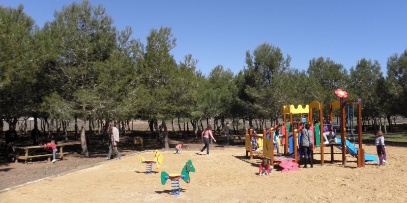 Más de 1.000 personas acamapan en el área recreativa de Torrevieja