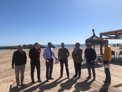 Orihuela tiene sus playas listas para Semana Santa pese a los pasados temporales